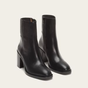 Frye Pia chelsea boots 7